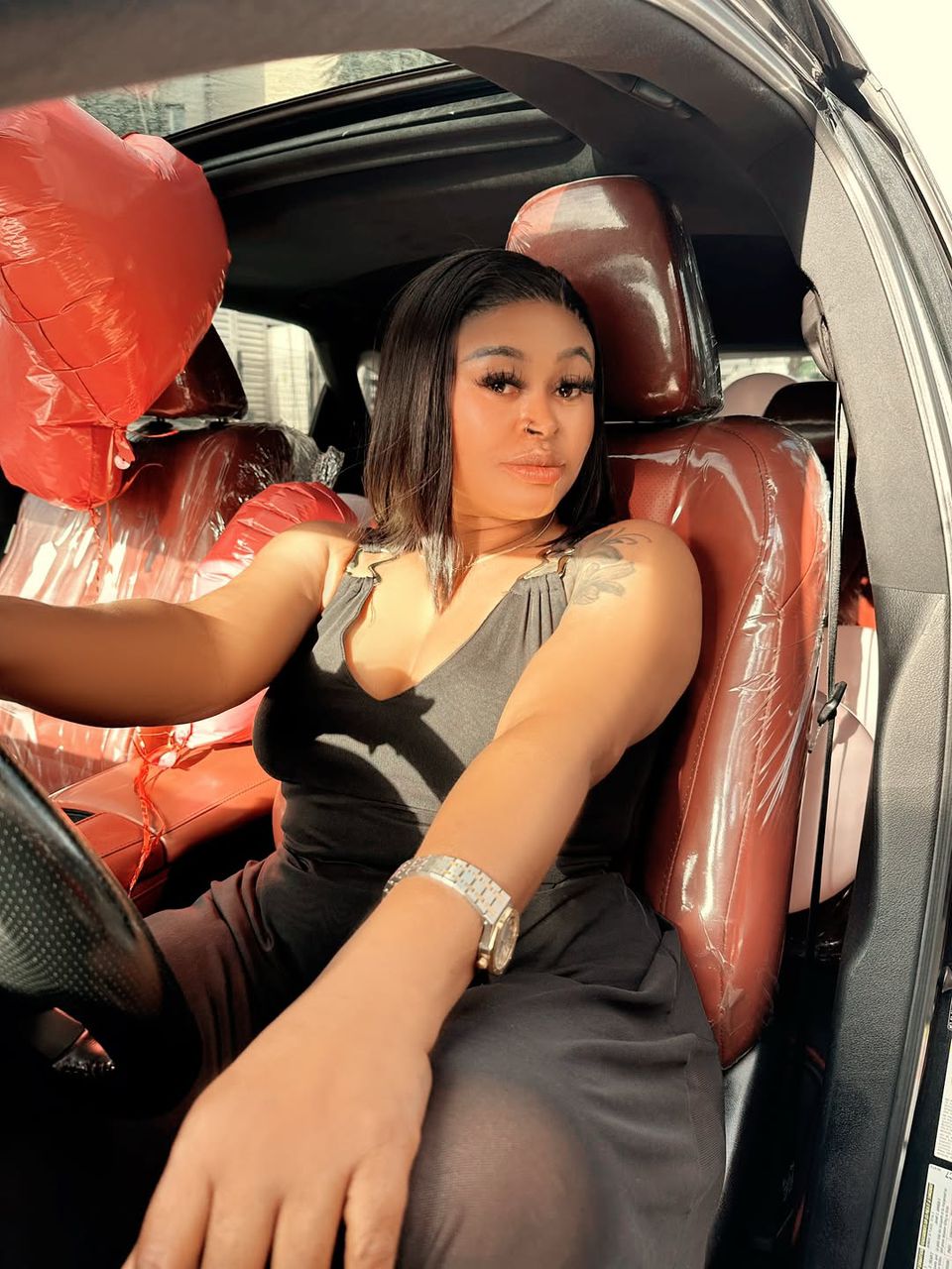 Actress Sarah Martins acquires Lexus SUV (photos)